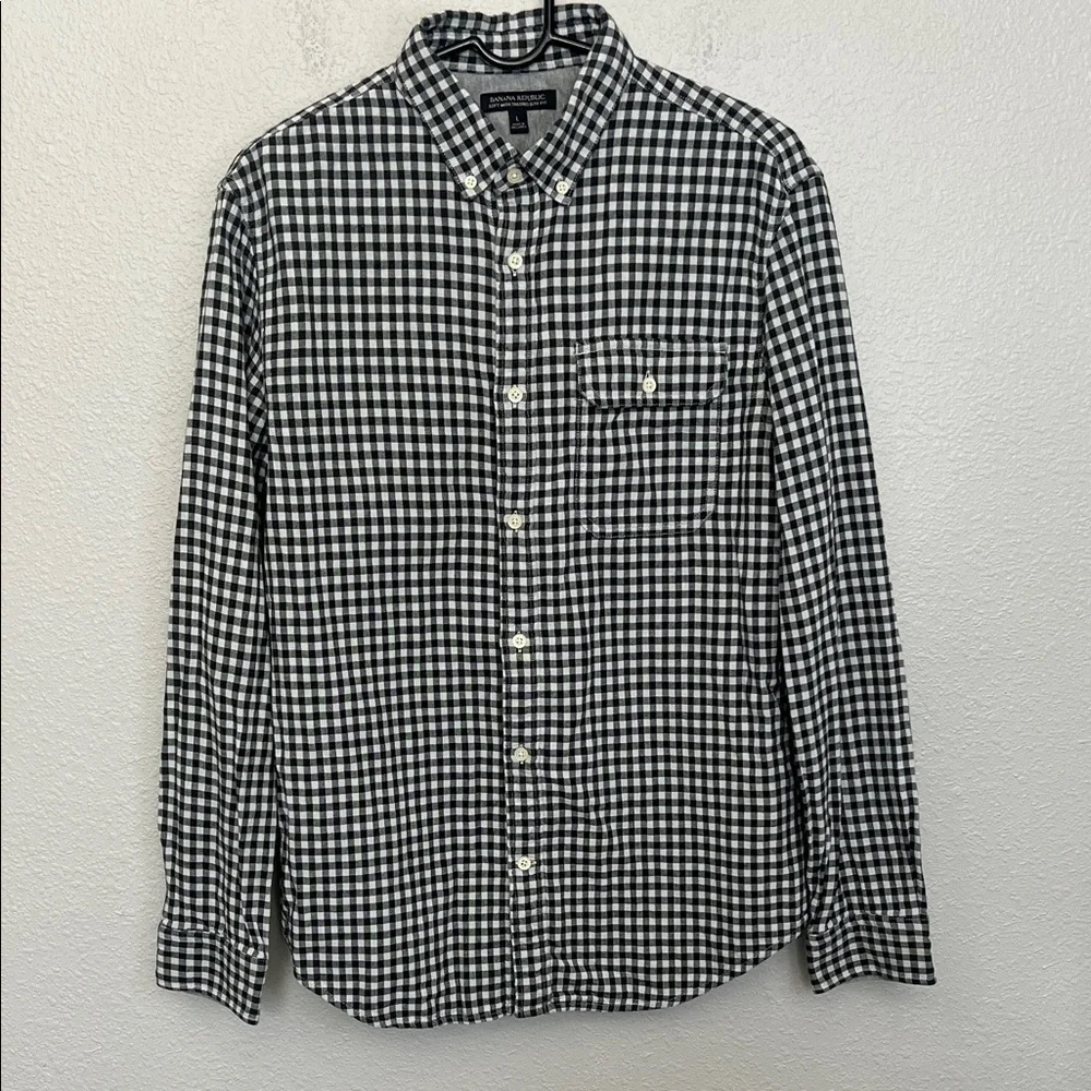 Banana Republic Soft Wash Tailored Slim Fit Plaid Button Down Black/White Size L